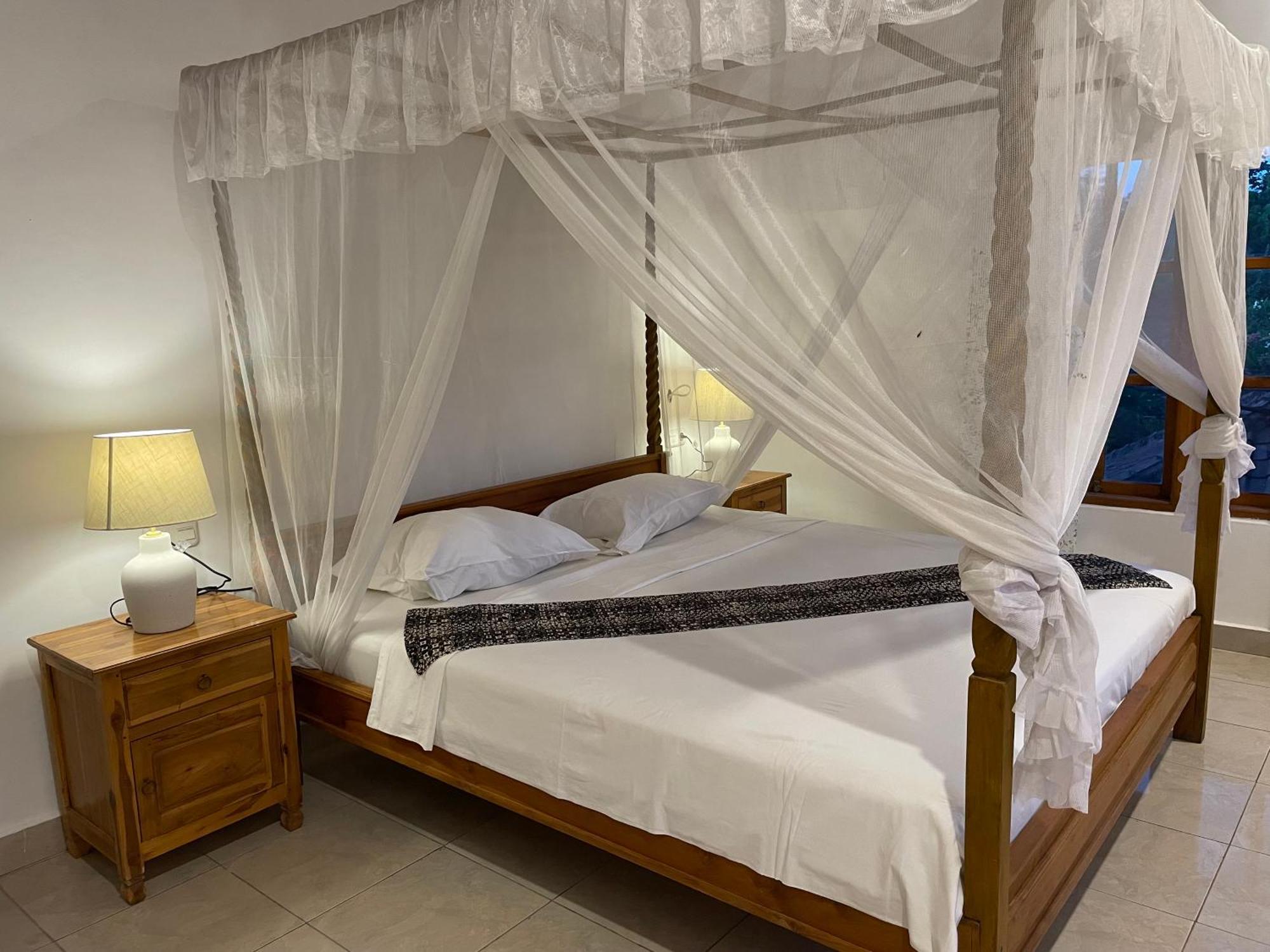 Kubu Elsa Bali Hotel Lovina Стая снимка