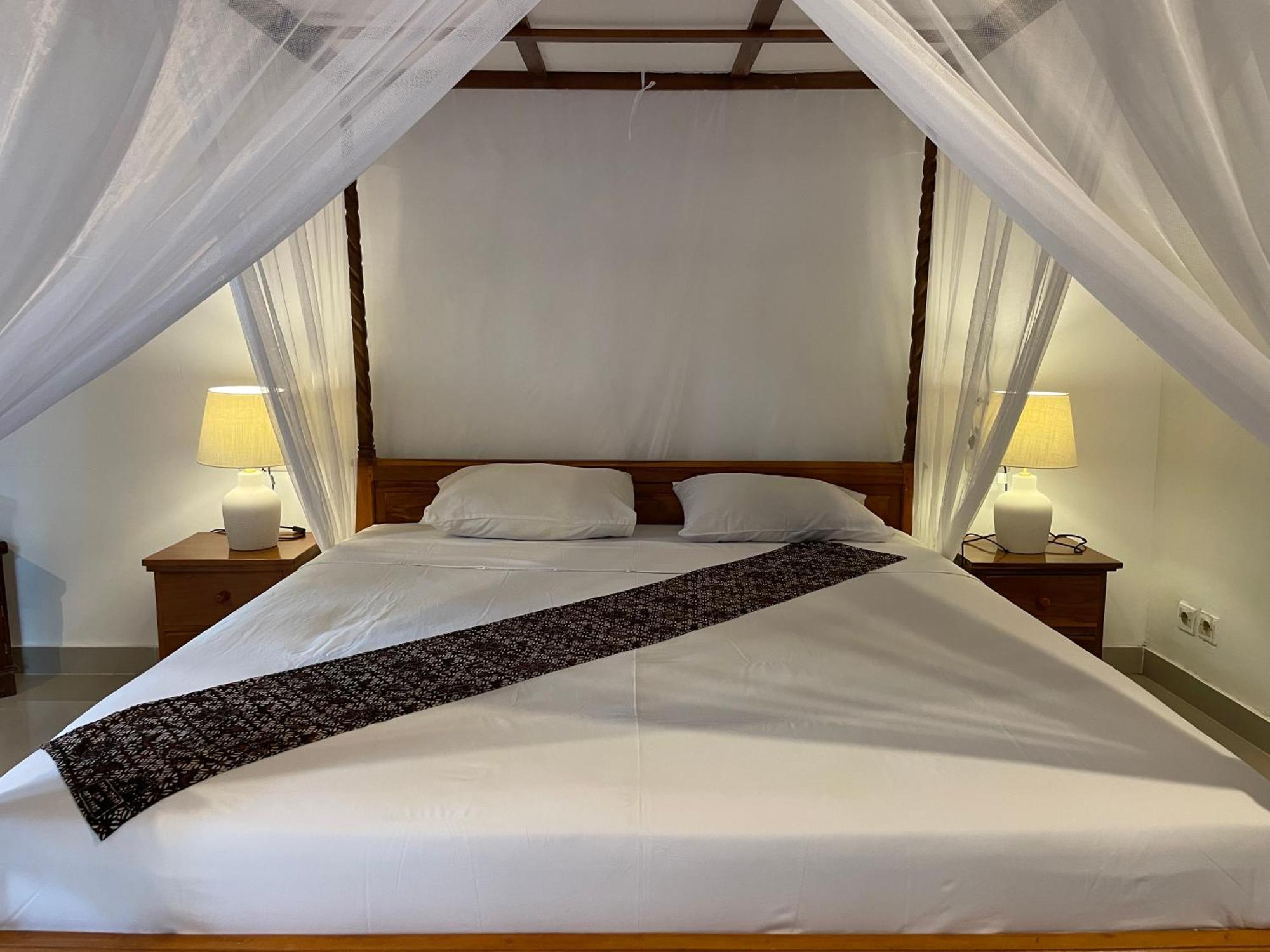 Kubu Elsa Bali Hotel Lovina Стая снимка